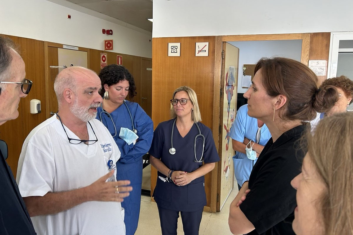 Mónica García asegura que se ha podido responder a una situación excepcional sin alterar la atención sanitaria ordinaria de los ceutíes