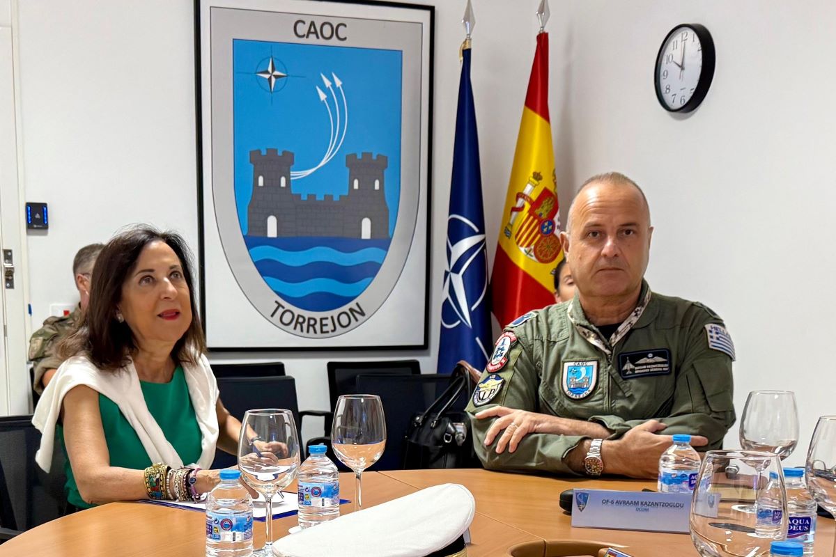Robles visita el Centro de Operaciones Aéreas Combinadas de la OTAN en la Base de Torrejón
